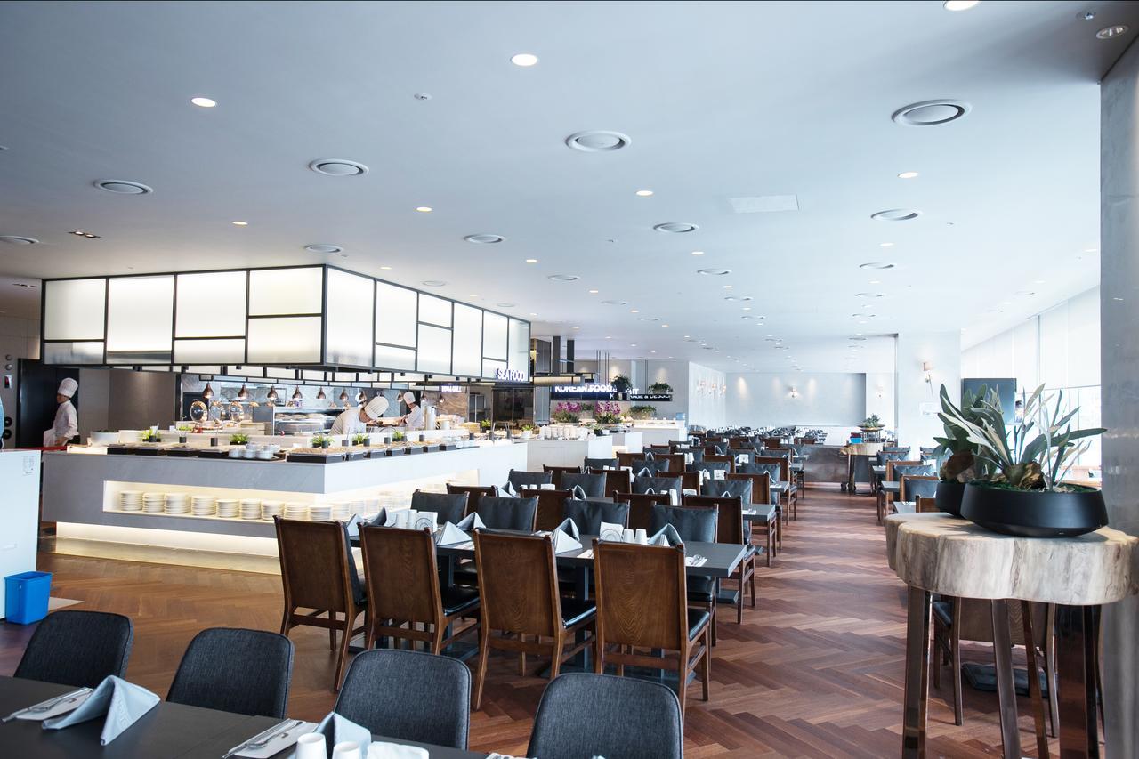 Sky View Hotel Changwon Extérieur photo