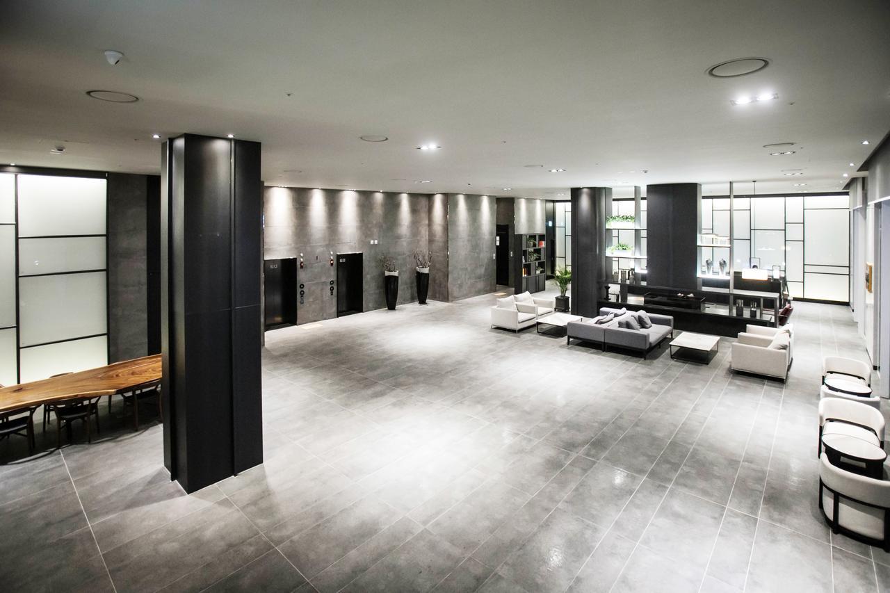 Sky View Hotel Changwon Extérieur photo